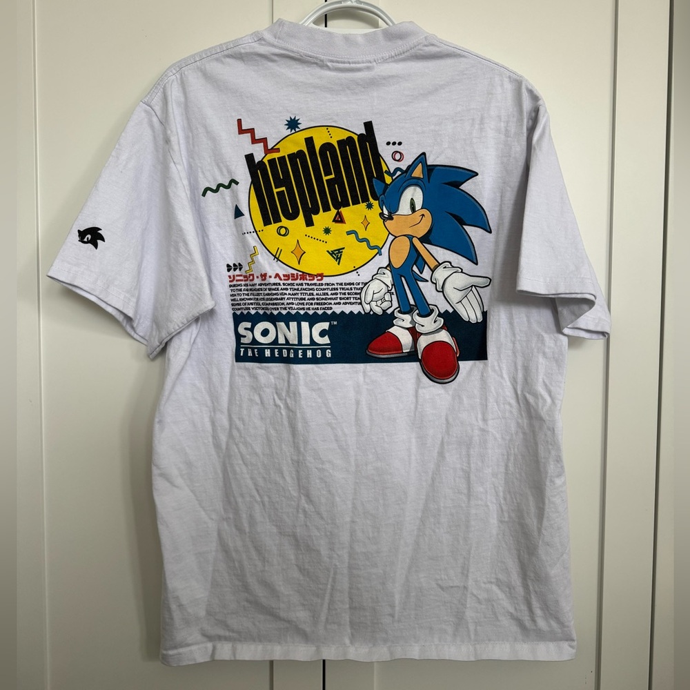 Hypland Sonic the Hedgehog Graphic Tee